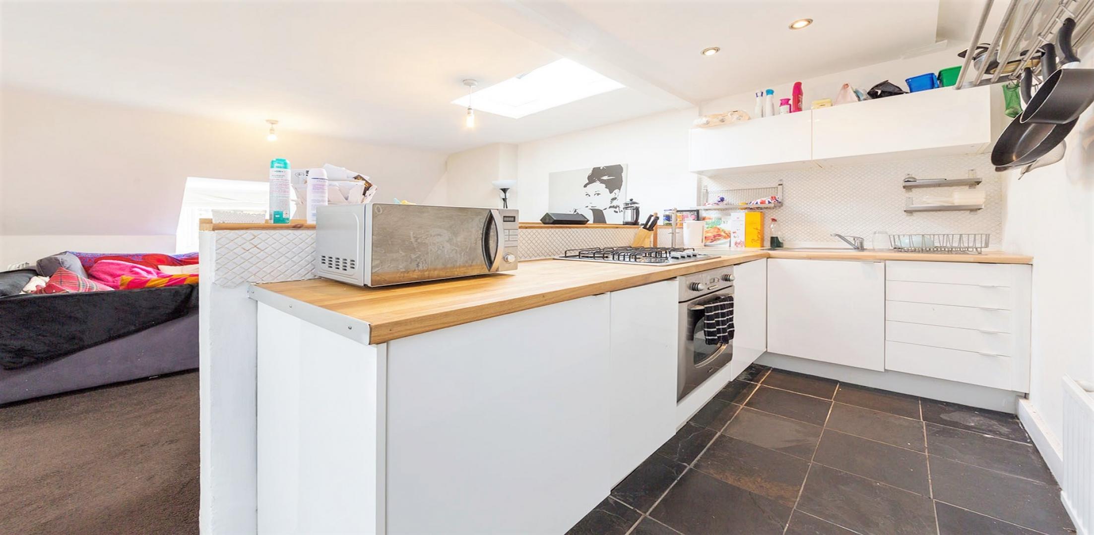 Modern Apartment Park Avenue, Willesden Green